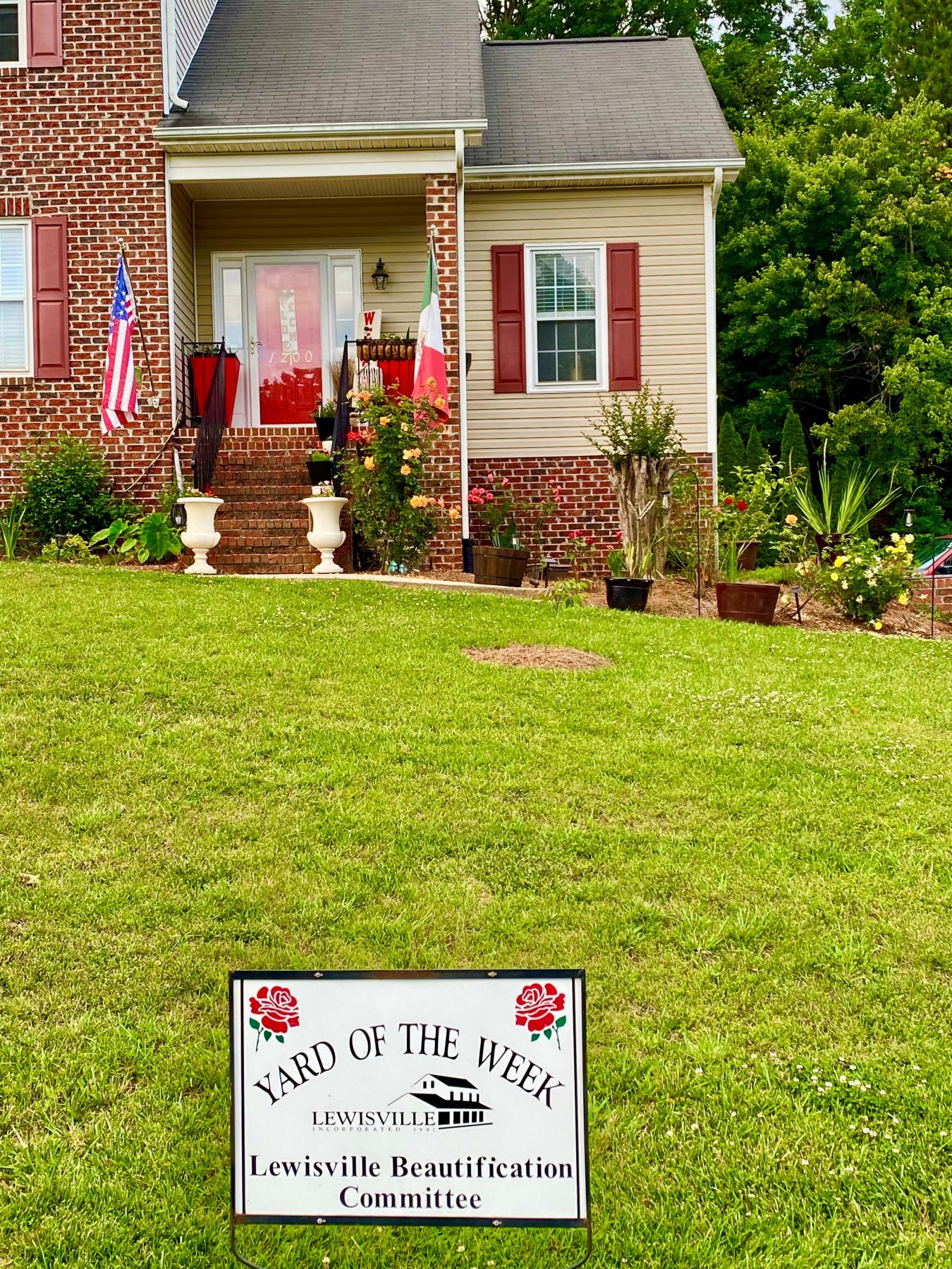 1200 Cane Ridge Lane - Yard of the Week